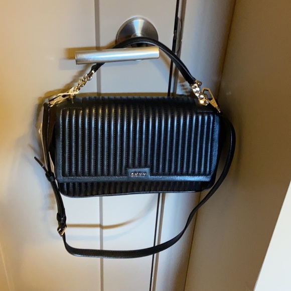 New Dkny flap gansevoort quilted lamb Napa bag - Picture 3 of 11